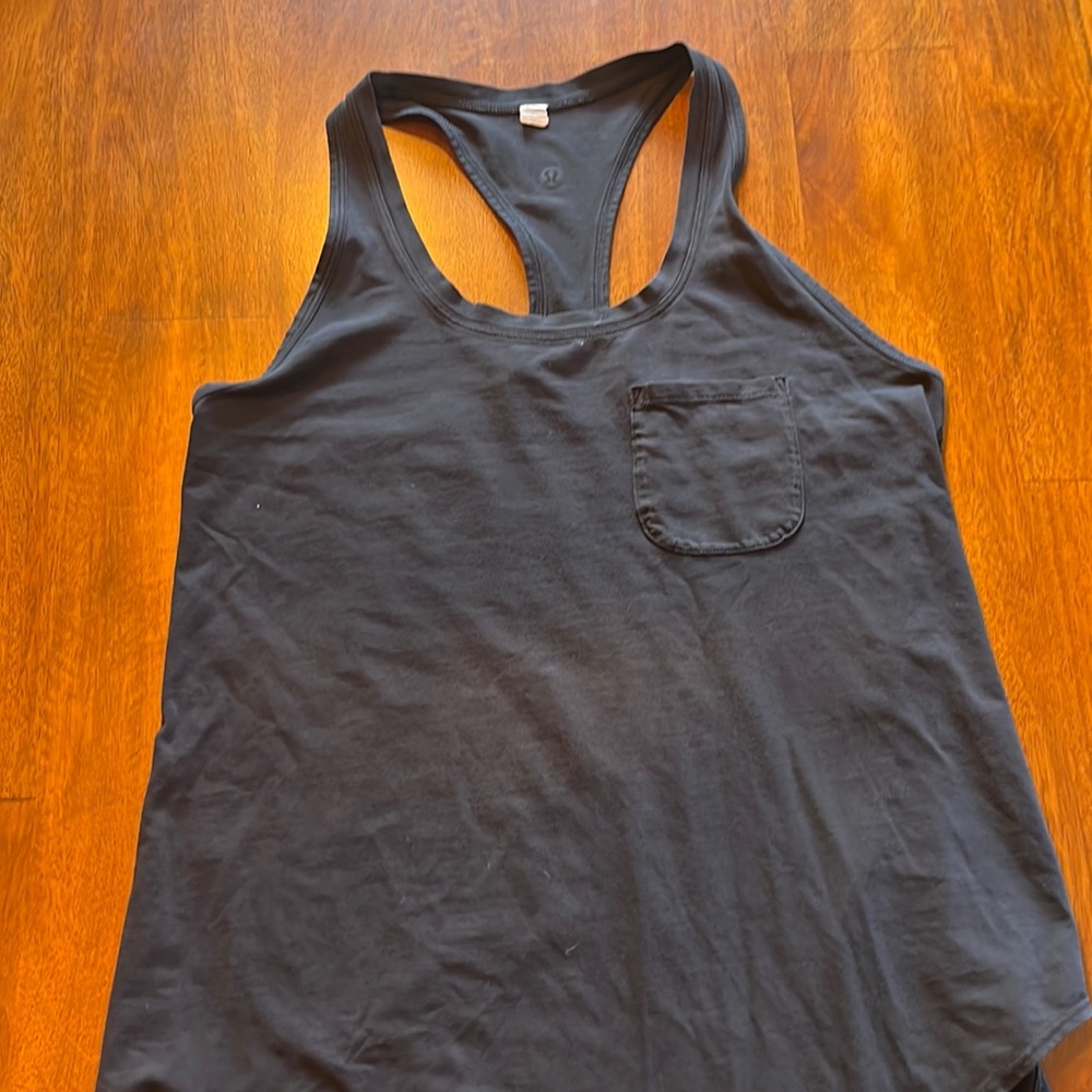Black Lululemon tank with front pocket